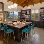 Annaset Villa *