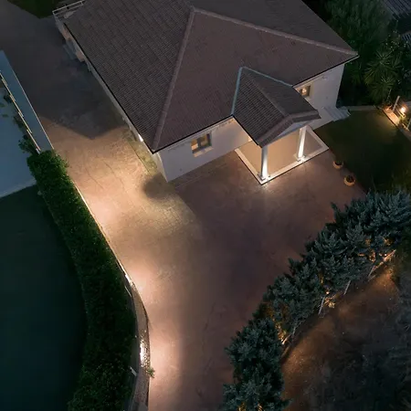 Annaset Villa *